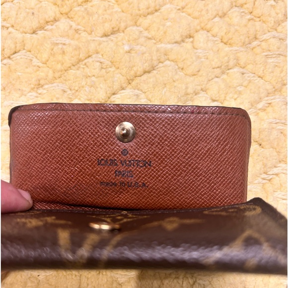 SOLD 🎊🎊🎊Louis Vuitton key holder - Picture 4 of 11